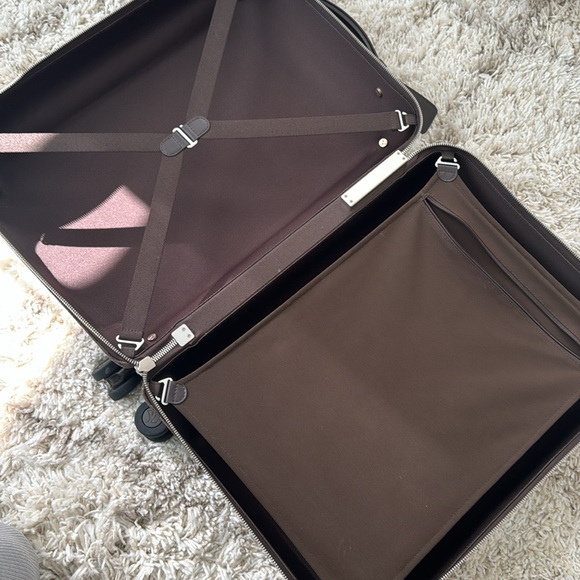 Beautiful Louis Vuitton Damier carryon suit case - Picture 6 of 13